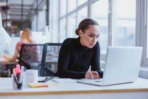 blackbusinesswoman-LAPTOP-2016