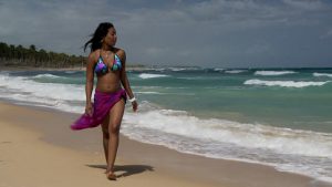 blackwoman-walkingbeach-2016