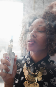 2016black-woman-e-cig