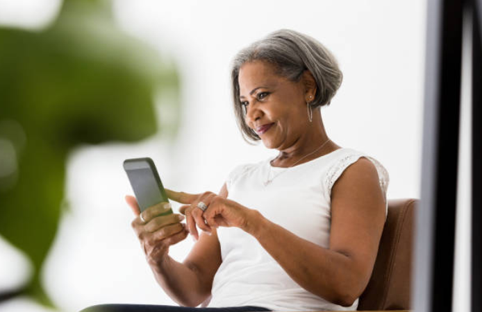 Finding The Right Mobile Phone For Older People. – Thysistas.com